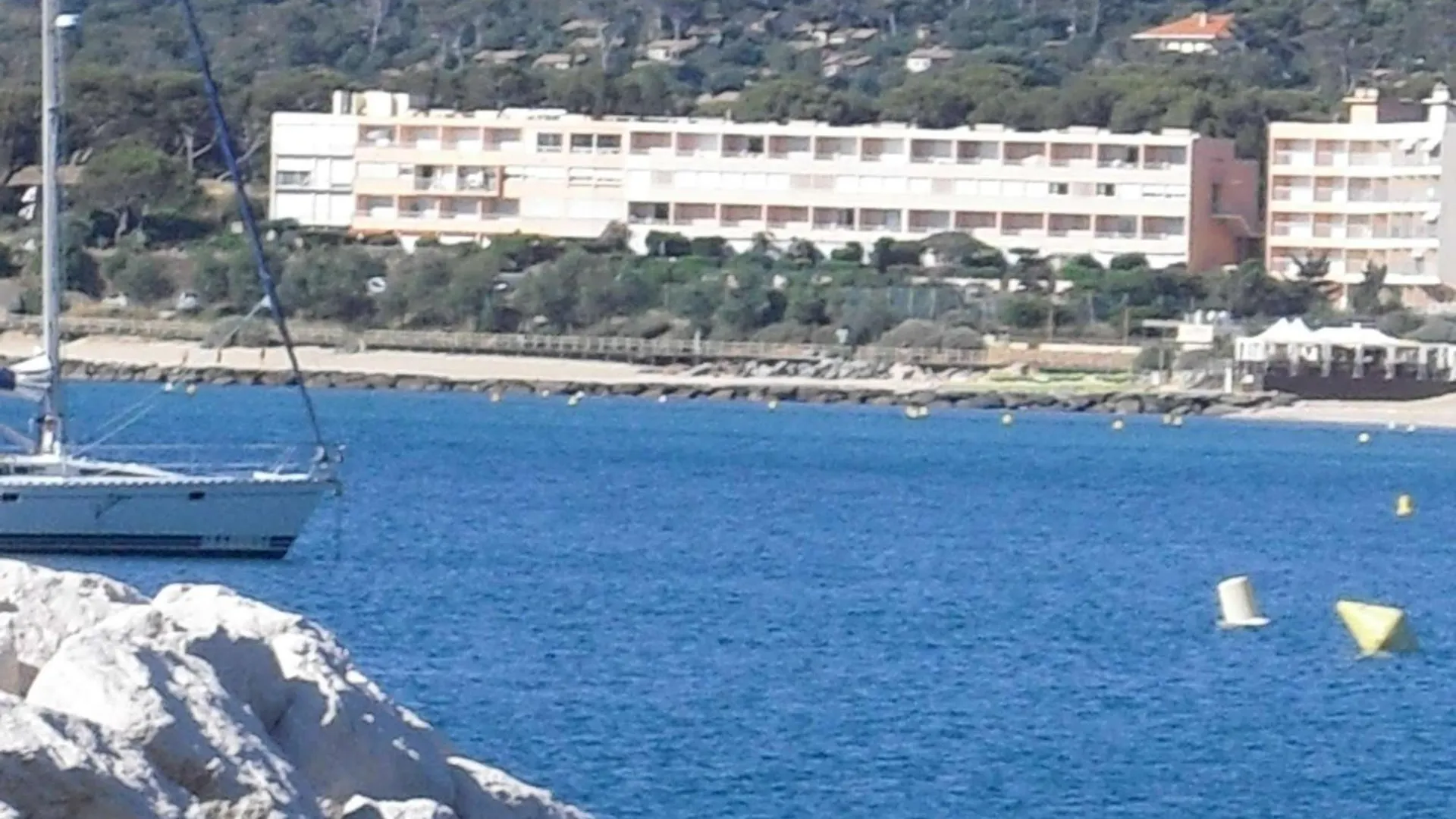 Charmant Appartement Climatise Avec Terrasse - Bormes-Les-Mimosas - Fr-1-308-192 0*,